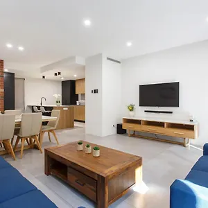 https://westside-retreat.hotelsperth.org